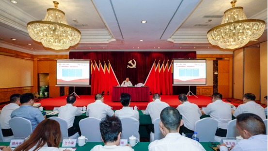 尊龙集团任丁书记带头讲授“不忘初心、牢记使命”主题教育专题党课