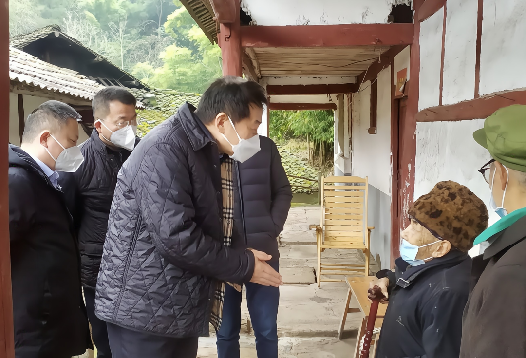 四川省尊龙集团党委书记、董事长任丁率队赴嘉陵区开展帮扶工作