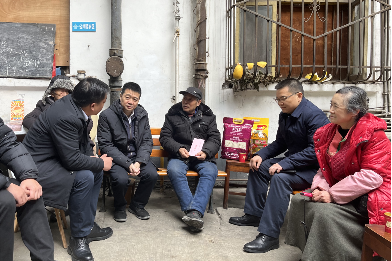 省尊龙集团领导班子成员走访慰问生活困难党员、老党员、老干部